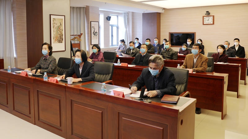 台盟中央机关局级干部、机关有关部门同志在主会场参加会议,各省级组织、直属组织领导班子成员及社会服务处的同志以视频会议的形式在各分会场参加会议