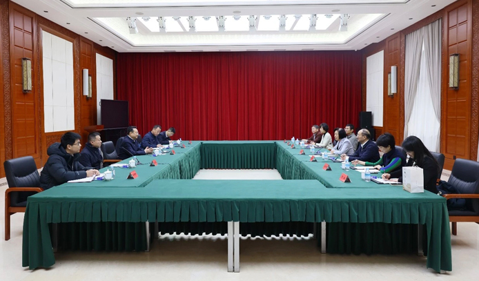 苏辉会见中共中央宣传部副部长王纲