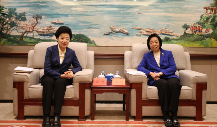 苏辉会见全国政协副主席咸辉